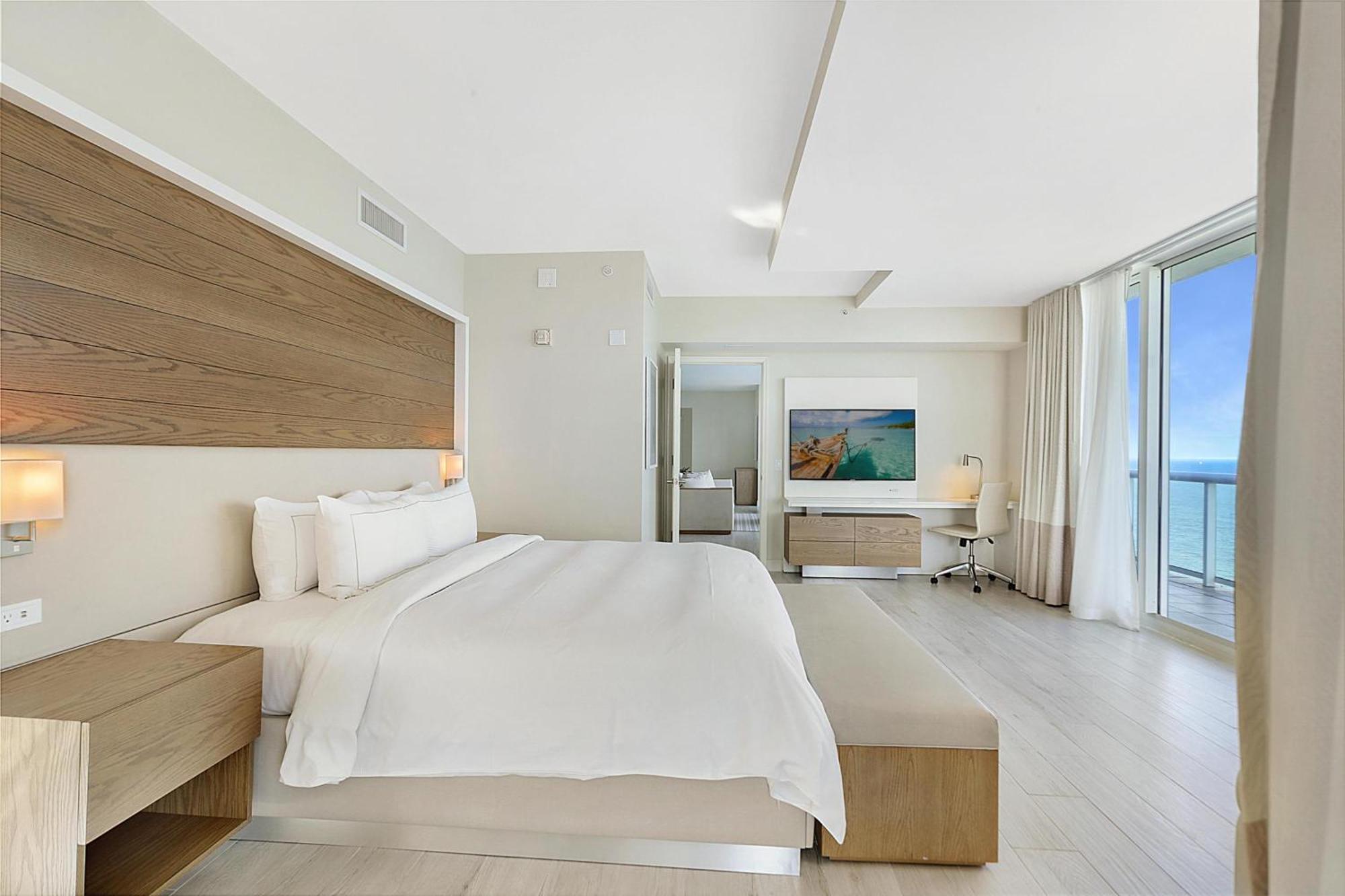 House Lauderdale, A Hilton Resort