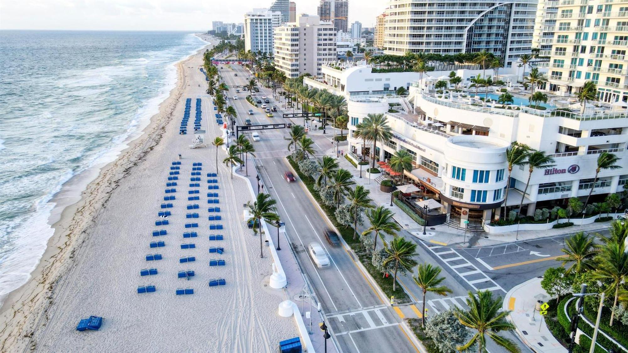 Resort House Lauderdale, A Hilton 4*